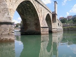 Uhvatili su Radisava kog su nakon surovog mučenja nabili na kolac na najvišoj tački još nedovršenog mosta.