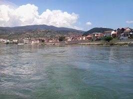 Najpoznatiji Andrićev roman “Na Drini ćuprija” prati zbivanja oko velikog mosta na reci Drini u Višegradu. Ovaj roman-hronika obuhvata vremenski prostor od 1566. godine, kada je počelo zidanje mosta, do početka Prvog svetskog rata 1914. godine.