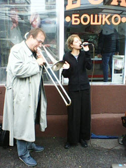 Milan Milovanović /1971 ~ 2021/ arhitekta i muzički producent. Snimak sa Kalenićeve pijaca, Beograd, novembar 2020.