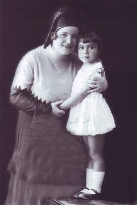 Sa bakom Klavdijom Lukašević Sa bakom Klavdijom Lukašević