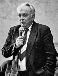 Profesor 
				Miladin Životić