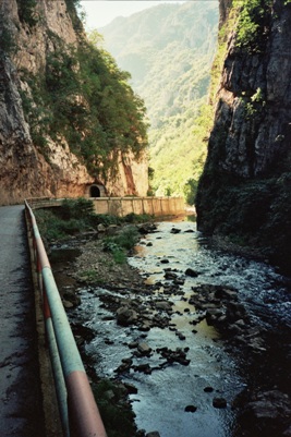 Dolinom reke Jerme stiže se u Zvonačku banju